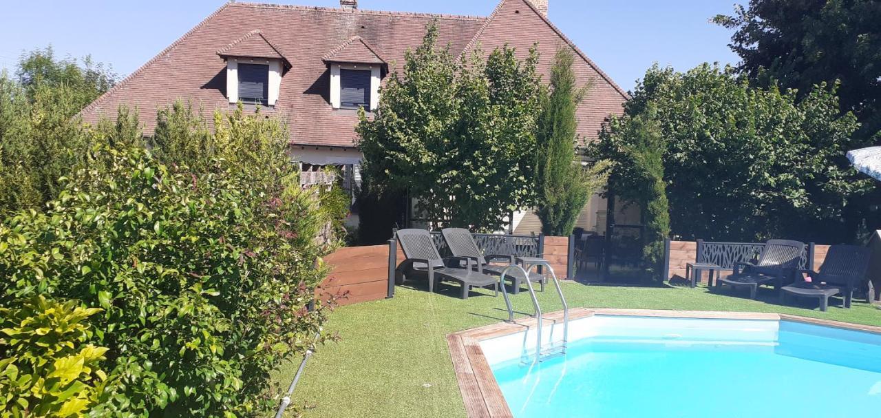Au P'Tit Versailles Châtillon-sur-Seine Buitenkant foto